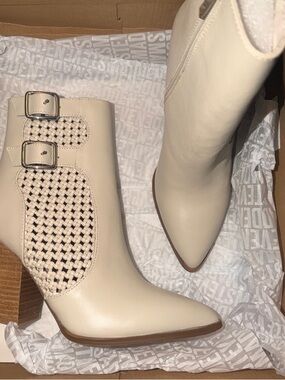 Steve Madden Cream Woven Buckle Ankle Boots NEW W/box 8B
